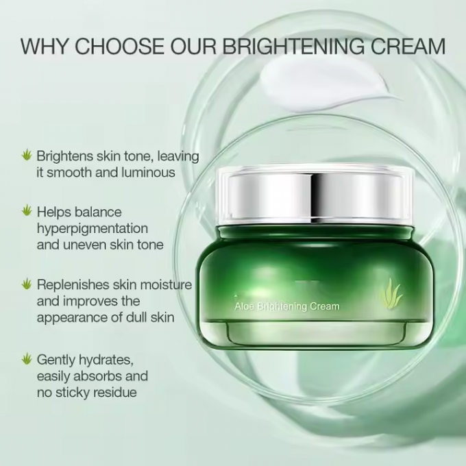 Close-up of Vitamin C Aloe Face كريم